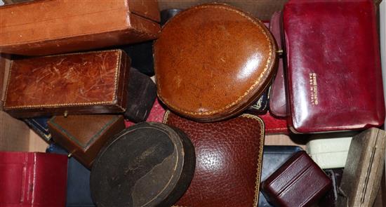 A small group of assorted jewellery boxes.